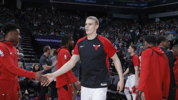 SACRAMENTO, CA – MARCH 17: Lauri Markkanen #24 of the Chicago Bulls gets introduced into the starting lineup against the Sacramento Kings on March 17, 2019 at Golden 1 Center in Sacramento, California. NOTE TO USER: User expressly acknowledges and agrees that, by downloading and or using this photograph, User is consenting to the terms and conditions of the Getty Images Agreement. Mandatory Copyright Notice: Copyright 2019 NBAE (Photo by Rocky Widner/NBAE via Getty Images)