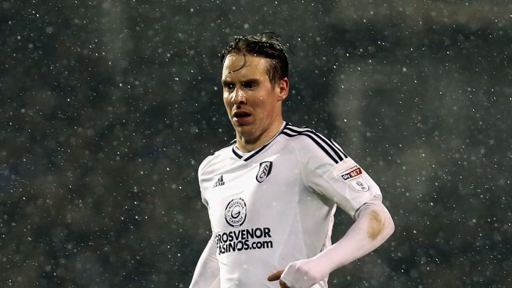 LONDON, ENGLAND – JANUARY 02: Stefan Johansen of Fulham runs with the ball during the Sky Bet Championship match between Fulham and Ipswich Town at Craven Cottage on January 2, 2018 in London, England. (Photo by Alex Pantling/Getty Images)