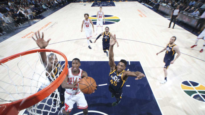 SALT LAKE CITY, UT - NOVEMBER 22: Kris Dunn #32 of the Chicago Bulls shoots the ball against the Utah Jazz on November 22, 2017 at Vivint Smart Home Arena in Salt Lake City, Utah. NOTE TO USER: User expressly acknowledges and agrees that, by downloading and or using this Photograph, User is consenting to the terms and conditions of the Getty Images License Agreement. Mandatory Copyright Notice: Copyright 2017 NBAE (Photo by Melissa Majchrzak/NBAE via Getty Images)