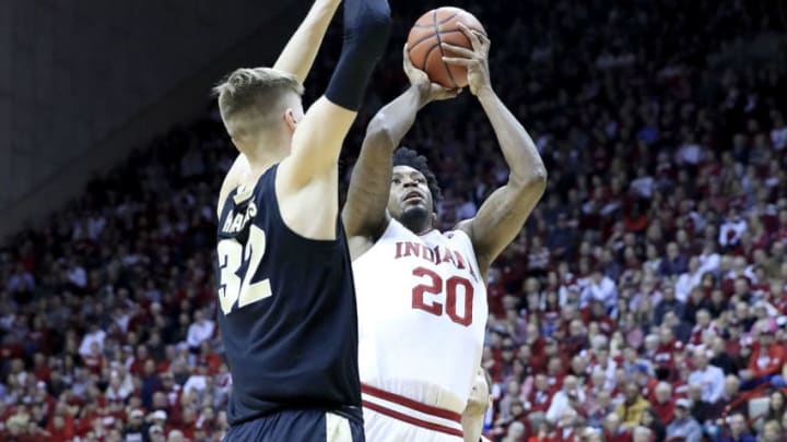BLOOMINGTON, INDIANA - FEBRUARY 19: De'Ron Davis #20 of the Indiana Hoosiers shoots the ball against the Purdue Boilermakers at Assembly Hall on February 19, 2019 in Bloomington, Indiana. (Photo by Andy Lyons/Getty Images)