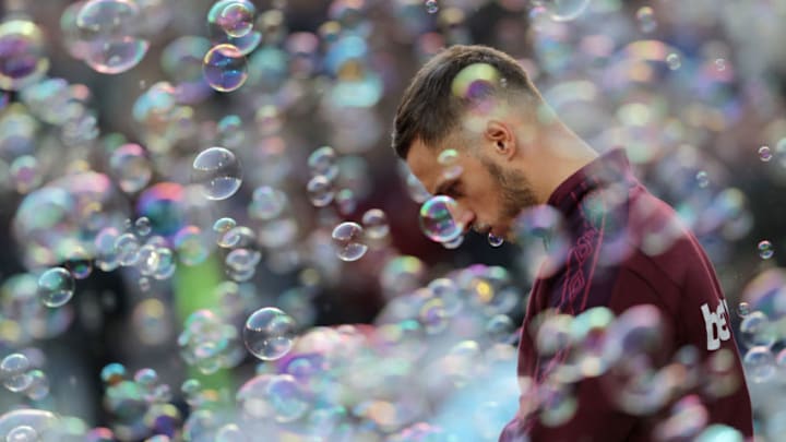 LONDON, ENGLAND - DECEMBER 09: Marko Arnautovic of West Ham United walks out prior to the Premier League match between West Ham United and Chelsea at London Stadium on December 9, 2017 in London, England. (Photo by Richard Heathcote/Getty Images)