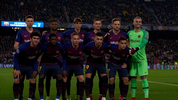 Line up Barcelona (L-R) Lenglet, Nelson Semedo, Miranda, Thomas Vermaelen, Ivan Rakitic, Jasper Cillessen, Carles Alena, Aleña, Ousmane Dembele, Arthur, Munir El Haddadi, Coutinho during the match between FC Barcelona and Tottenham Hotspurs at Camp Nou Stadium in Barcelona, Spain on December 11, 2018. (Photo by Jose Breton/NurPhoto via Getty Images)