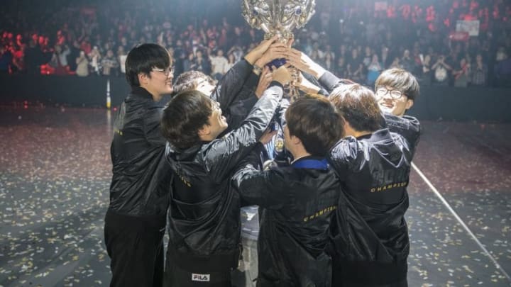 SKT holding the Season 6 Summoner's Cup, courtesy of Riot Games
