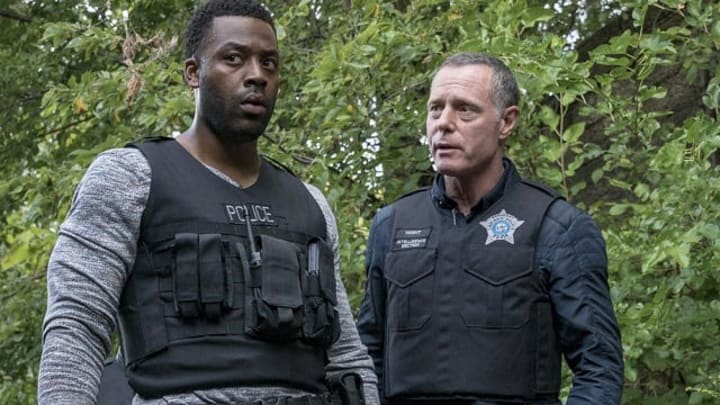 CHICAGO P.D. — “Snitch” Episode 504 — Pictured: (l-r) LaRoyce Hawkins as Kevin Atwater, Jason Beghe as Hank Voight — (Photo by: Matt Dinerstein/NBC)