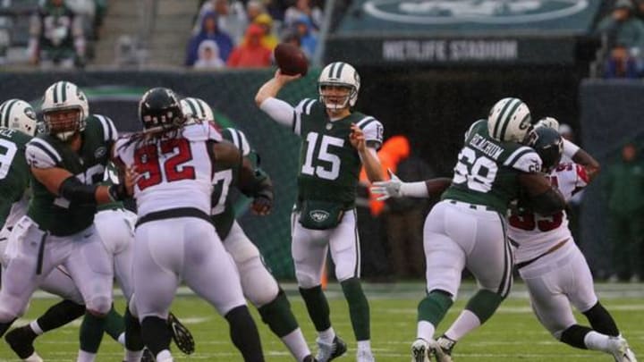 EAST RUTHERFORD, NJ – OCTOBER 29: Quarterback Josh McCown (Photo by Ed Mulholland/Getty Images)