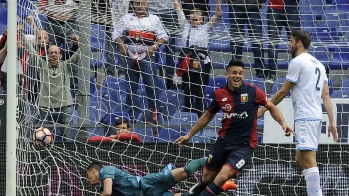 GENOA, GENOVA - APRIL 15: Giovanni Simeone of Genoa CFC scores a opening goal during the Serie A match between Genoa CFC and SS Lazio at Stadio Luigi Ferraris on April 15, 2017 in Genoa, Italy. (Photo by Marco Rosi/Getty Images)