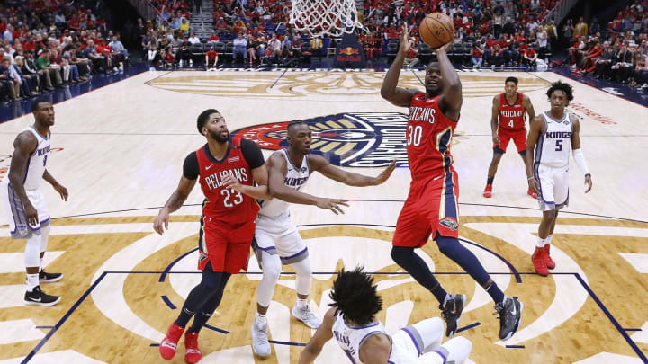 NEW ORLEANS, LA – OCTOBER 19: Julius Randle #30 of the New Orleans Pelicans shoots over Harry Giles #20 of the Sacramento Kings during the second half at the Smoothie King Center on October 19, 2018 in New Orleans, Louisiana. NOTE TO USER: User expressly acknowledges and agrees that, by downloading and or using this photograph, User is consenting to the terms and conditions of the Getty Images License Agreement. (Photo by Jonathan Bachman/Getty Images)