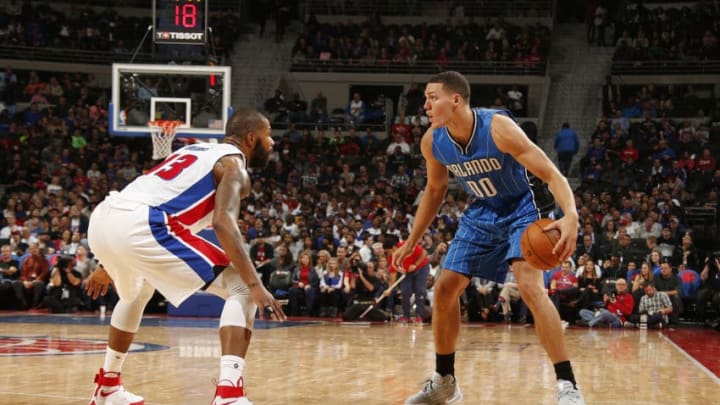 AUBURN HILLS, MI - OCTOBER 28: Aaron Gordon #00 of the Orlando Magic handles the ball against the Detroit Pistons on October 28, 2016 at The Palace of Auburn Hills in Auburn Hills, Michigan. NOTE TO USER: User expressly acknowledges and agrees that, by downloading and/or using this photograph, User is consenting to the terms and conditions of the Getty Images License Agreement. Mandatory Copyright Notice: Copyright 2016 NBAE (Photo by Brian Sevald/NBAE via Getty Images)