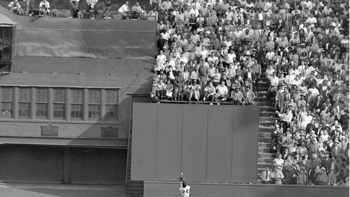 UNITED STATES – SEPTEMBER 29: From the book New York Exposed. Willie Mays’ famous eighth inning catch going away from home plate in the first game of the 1954 World SEries between the New York Giants and the Cleveland Indians. (Photo by Frank Hurley/NY Daily News Archive via Getty Images)