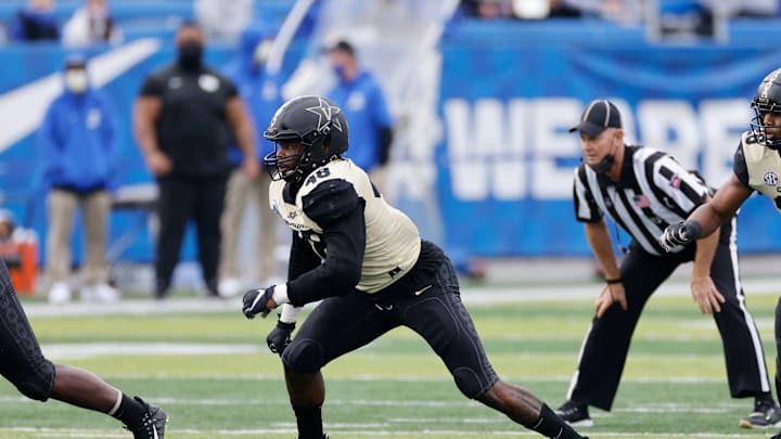 LEXINGTON, KY – NOVEMBER 14: Andre Mintze #48 of the Vanderbilt Commodores in action on defense against the Kentucky Wildcats during a game at Kroger Field on November 14, 2020 in Lexington, Kentucky. Kentucky defeated Vanderbilt 38-35. (Photo by Joe Robbins/Getty Images)