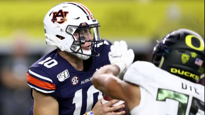 ARLINGTON, TEXAS - AUGUST 31: Bo Nix #10 of the Auburn Tigers during the Advocare Classic at AT&T Stadium on August 31, 2019 in Arlington, Texas. (Photo by Ronald Martinez/Getty Images)