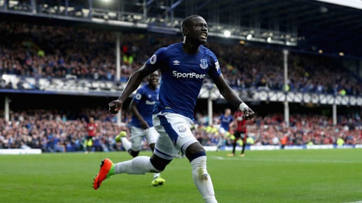 LIVERPOOL, ENGLAND - SEPTEMBER 23: Oumar Niasse of Everton celebrates scoring his side's second goal during the Premier League match between Everton and AFC Bournemouth at Goodison Park on September 23, 2017 in Liverpool, England. (Photo by Mark Robinson/Getty Images)