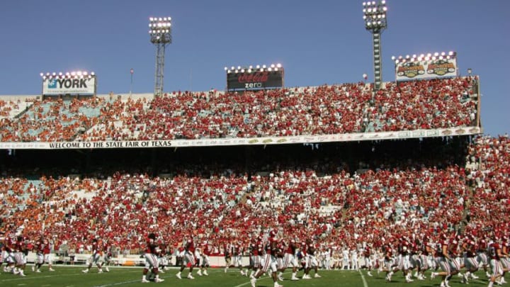 DALLAS - OCTOBER 7: General view of the fans filling the seats of the Cotton Bowl as the Oklahoma Sooners run out onto the field before the game against the Texas Longhorns during the Red River Shootout at the Cotton Bowl on October 7, 2006 in Dallas, Texas. The Longhorns won 28-10. (Photo by Ronald Martinez/Getty Images)