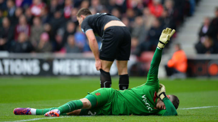 SOUTHAMPTON, ENGLAND – MARCH 21: Fraser Forster of Southampton signals to the bench after picking up an injury during the Barclays Premier League match between Southampton and Burnley at St Mary’s Stadium on March 21, 2015 in Southampton, England. (Photo by Christopher Lee/Getty Images)