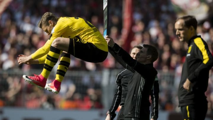 DORTMUND, GERMANY – APRIL 29: Lukasz Piszczek of Borussia Dortmund in action during the Bundesliga match between Borussia Dortmund and FC Koeln at Signal Iduna Park on April 29, 2017 in Dortmund, Germany. (Photo by Alexandre Simoes/Borussia Dortmund/Getty Images)