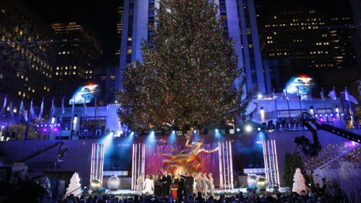 CHRISTMAS IN ROCKEFELLER CENTER -- Pictured: Environmental during the 2017 Christmas In Rockefeller Center -- (Photo by: Eric Liebowitz/NBC)