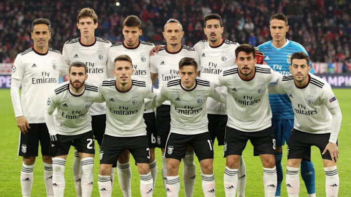 MUNICH, GERMANY - NOVEMBER 27: Benfica players line up prior to the UEFA Champions League Group E match between FC Bayern Muenchen and SL Benfica at Fussball Arena Muenchen on November 27, 2018 in Munich, Germany. (Photo by Adam Pretty/Getty Images)