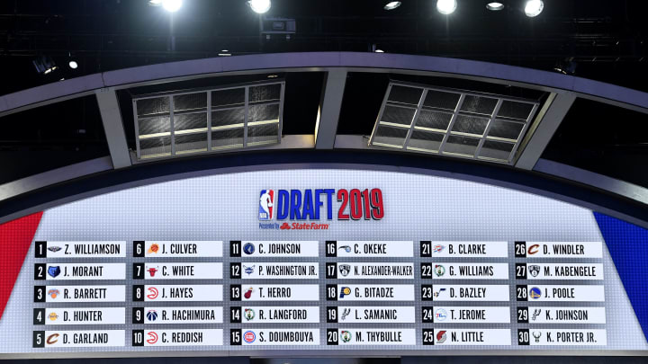 NEW YORK, NEW YORK – JUNE 20: The first round draft board is seen during the 2019 NBA Draft (Photo by Sarah Stier/Getty Images)