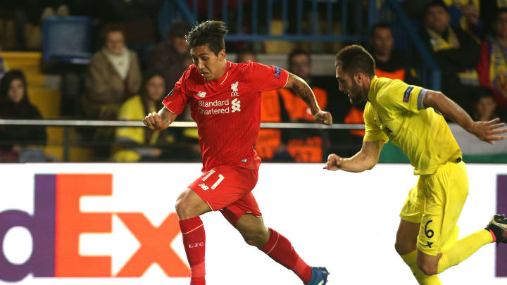 VILLARREAL, SPAIN – APRIL 28: Roberto Firmino of Liverpool in action during the UEFA Europa League semi final first leg match between Villarreal CF and Liverpool FC at Estadio El Madrigal stadium on April 28, 2016 in Villarreal, Spain. (Photo by Jean Catuffe/Getty Images)