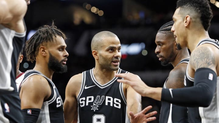 SAN ANTONIO,TX – JANUARY 23 : Tony Parker #9 of the San Antonio Spurs gives instruction to teammates during the game against the Cleveland Cavaliers at AT&T Center on January 23, 2018 in San Antonio, Texas. NOTE TO USER: User expressly acknowledges and agrees that , by downloading and or using this photograph, User is consenting to the terms and conditions of the Getty Images License Agreement. (Photo by Ronald Cortes/Getty Images)