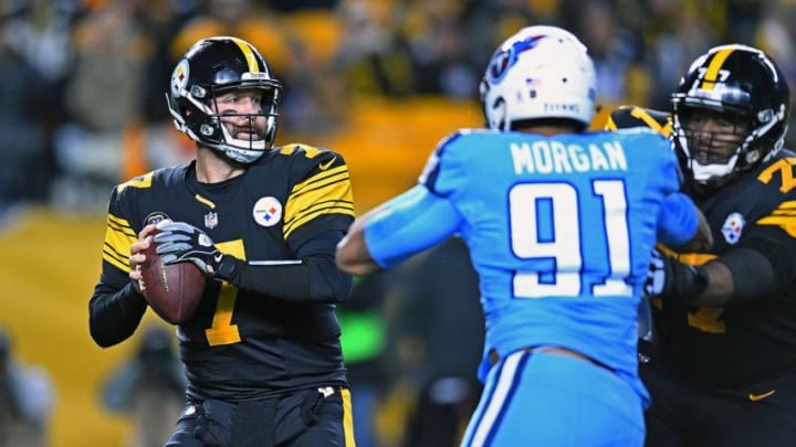 PITTSBURGH, PA - NOVEMBER 16: Ben Roethlisberger #7 of the Pittsburgh Steelers drops back to pass in the first quarter during the game against the Tennessee Titans at Heinz Field on November 16, 2017 in Pittsburgh, Pennsylvania. (Photo by Joe Sargent/Getty Images)