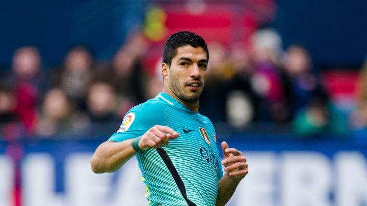 PAMPLONA, SPAIN - DECEMBER 10: Luis Suarez of FC Barcelona celebrates after scoring goal during the La Liga match between CA Osasuna and FC Barcelona at Estadio Reyno de Navarra on December 10, 2016 in Pamplona, Spain. (Photo by Juan Manuel Serrano Arce/Getty Images)