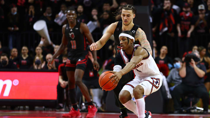 PISCATAWAY, NJ – FEBRUARY 16: Trent Frazier #1 of the Illinois Fighting Illini in action against Caleb McConnell #22 of the Rutgers Scarlet Knights during a game at Jersey Mike’s Arena on February 16, 2022 in Piscataway, New Jersey. (Photo by Rich Schultz/Getty Images)