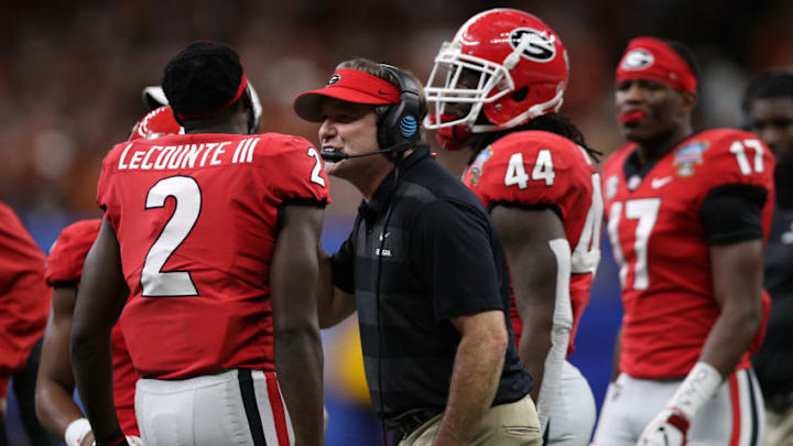 NEW ORLEANS, LOUISIANA - JANUARY 01: Kirby Smart, head coach of the Georgia Bulldogs talks with Richard LeCounte #2 of the Georgia Bulldogs during the Allstate Sugar Bowl at Mercedes-Benz Superdome on January 01, 2019 in New Orleans, Louisiana. (Photo by Chris Graythen/Getty Images)