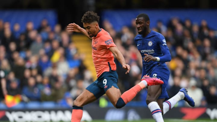 LONDON, ENGLAND - MARCH 08: Dominic Calvert-Lewin of Everton shoots under pressure from Antonio Rudiger of Chelsea during the Premier League match between Chelsea FC and Everton FC at Stamford Bridge on March 08, 2020 in London, United Kingdom. (Photo by Mike Hewitt/Getty Images) LONDON, ENGLAND - MARCH 08: Dominic Calvert-Lewin of Everton shoots under pressure from Antonio Rudiger of Chelsea during the Premier League match between Chelsea FC and Everton FC at Stamford Bridge on March 08, 2020 in London, United Kingdom. (Photo by Mike Hewitt/Getty Images)