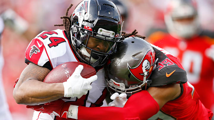 TAMPA, FLORIDA – DECEMBER 29: Devonta Freeman #24 of the Atlanta Falcons in action against the Tampa Bay Buccaneers during the first half at Raymond James Stadium on December 29, 2019 in Tampa, Florida. (Photo by Michael Reaves/Getty Images)