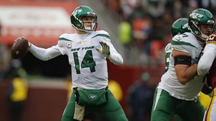 LANDOVER, MD - NOVEMBER 17: Sam Darnold #14 of the New York Jets attempts a pass against the Washington Redskins during the second half at FedExField on November 17, 2019 in Landover, Maryland. (Photo by Scott Taetsch/Getty Images)