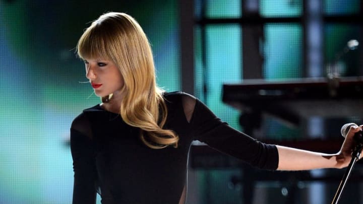 LAS VEGAS, NV - APRIL 08: Singer Taylor Swift performs onstage during Tim McGraw's Superstar Summer Night presented by the Academy of Country Music at the MGM Grand Garden Arena on April 8, 2013 in Las Vegas, Nevada. (Photo by Ethan Miller/Getty Images)