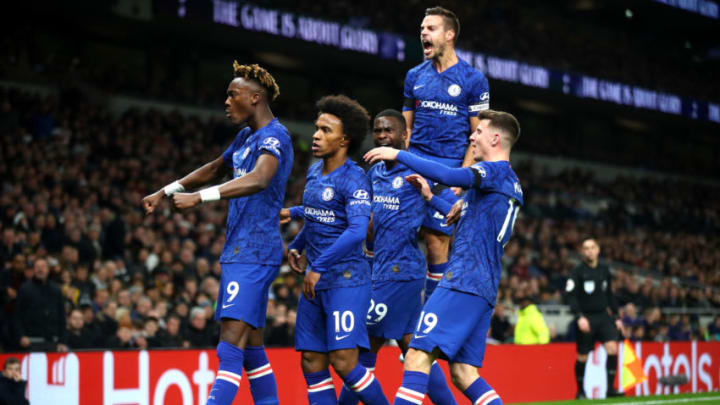 LONDON, ENGLAND - DECEMBER 22: Willian of Chelsea celebrates after scoring his sides first goal with team mates during the Premier League match between Tottenham Hotspur and Chelsea FC at Tottenham Hotspur Stadium on December 22, 2019 in London, United Kingdom. (Photo by Julian Finney/Getty Images)