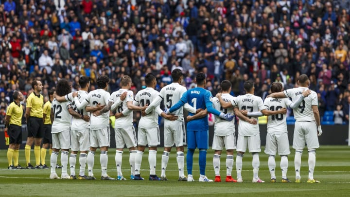 MADRID, SPAIN – APRIL 21: Players of Real Madrid look on during the La Liga match between Real Madrid CF and Athletic Club Bilbao at Estadio Santiago Bernabeu on April 21, 2019 in Madrid, Spain. (Photo by TF-Images/Getty Images)