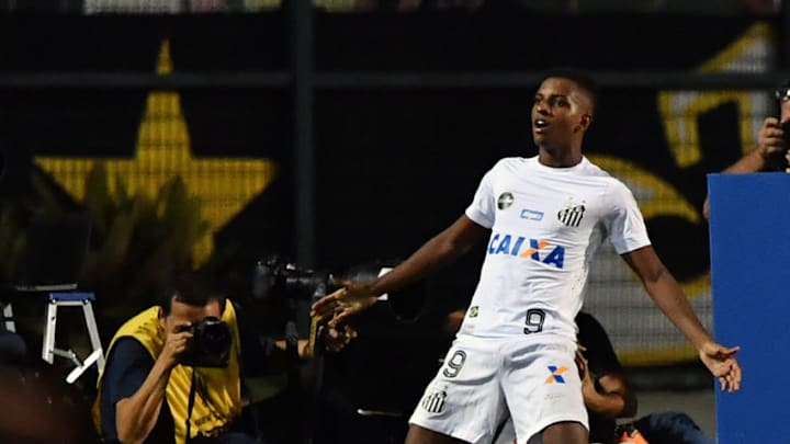 Rodrygo of Brazil's Santos, celebrates his goal against Uruguay's Nacional, during their 2018 Copa Libertadores football match held at Arena Pacaembu, in Sao Paulo, Brazil, on March 15, 2018. / AFP PHOTO / NELSON ALMEIDA (Photo credit should read NELSON ALMEIDA/AFP/Getty Images)