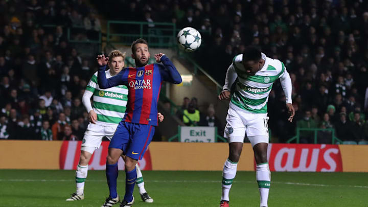 GLASGOW, SCOTLAND - NOVEMBER 23: Moussa Dembele of Celtic heads at goal during the UEFA Champions League match between Celtic FC and FC Barcelona at Celtic Park Stadium on November 23, 2016 in Glasgow, Scotland. (Photo by Ian MacNicol/Getty Images)