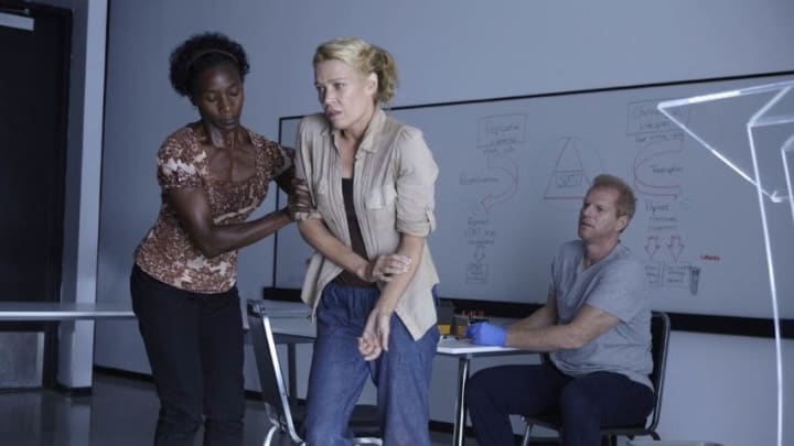 Jacqui (Jeryl Prescott), Andrea (Laurie Holden) and Dr. Edwin Jenner (Noah Emmerich) - The Walking Dead - AMC