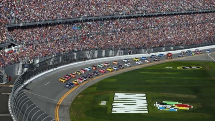 Feb 21, 2016; Daytona Beach, FL, USA; NASCAR Sprint Cup Series drivers take the green flag to start the Daytona 500 at Daytona International Speedway. Mandatory Credit: Mark J. Rebilas-USA TODAY Sports
