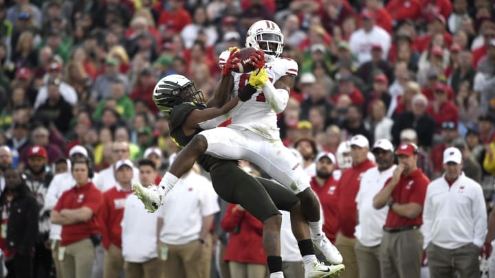 PASADENA, CALIFORNIA – JANUARY 01: Quintez Cephus #87 of the Wisconsin Badgers catches a pass against the Oregon Ducks during the third quarter in the Rose Bowl game presented by Northwestern Mutual at Rose Bowl on January 01, 2020 in Pasadena, California. (Photo by Kevork Djansezian/Getty Images)