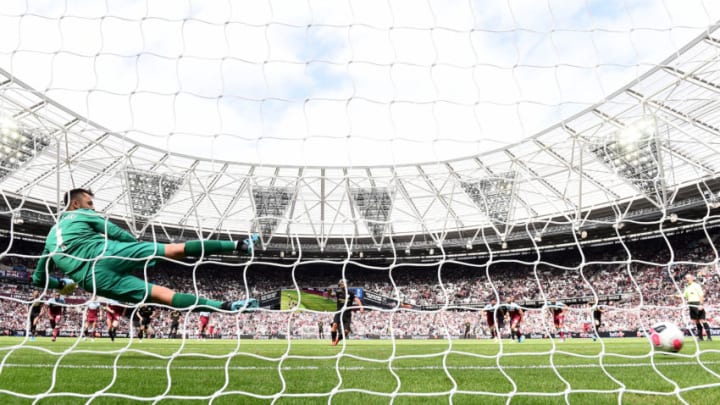 LONDON, ENGLAND - AUGUST 10: Sergio Aguero of Manchester City scores a penalty for his team's fourth goal during the Premier League match between West Ham United and Manchester City at London Stadium on August 10, 2019 in London, United Kingdom. (Photo by Laurence Griffiths/Getty Images)