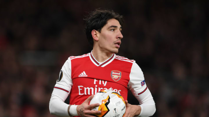LONDON, ENGLAND - FEBRUARY 27: Hector Bellerin of Arsenal gathers the ball during the UEFA Europa League round of 32 second leg match between Arsenal FC and Olympiacos FC at Emirates Stadium on February 27, 2020 in London, United Kingdom. (Photo by Harriet Lander/Copa/Getty Images)