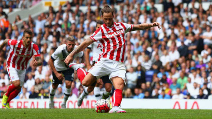 LONDON, ENGLAND – AUGUST 15: Marko Arnautovic of Stoke City scores his team’s first goal from the penalty spot during the Barclays Premier League match between Tottenham Hotspur and Stoke City at White Hart Lane on August 15, 2015 in London, United Kingdom. (Photo by Dan Mullan/Getty Images)