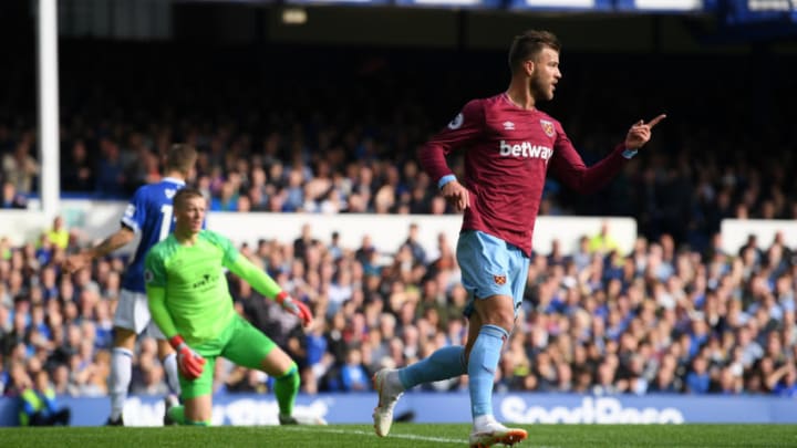 LIVERPOOL, ENGLAND - SEPTEMBER 16: Andriy Yarmolenko of West Ham United celebrates after scoring his team's first goal during the Premier League match between Everton FC and West Ham United at Goodison Park on September 16, 2018 in Liverpool, United Kingdom. (Photo by Stu Forster/Getty Images)