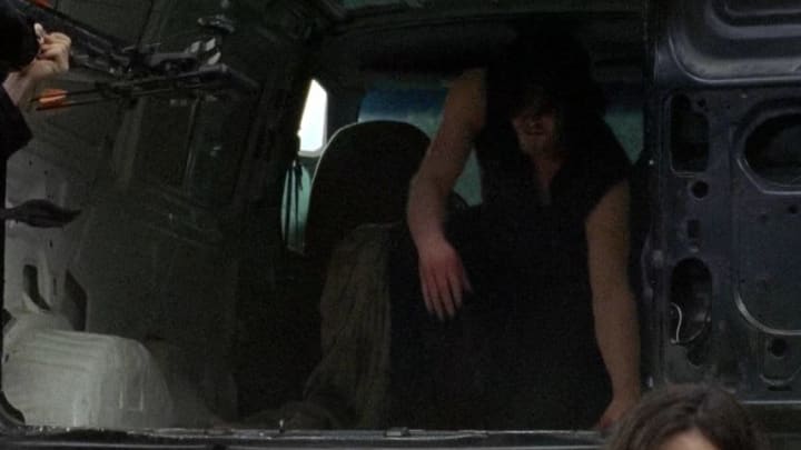 Walking Dead S07E03 Preview: "You Don't Scare Easy" Daryl - Photo Credit: AMC via Screencapped.net - Cass