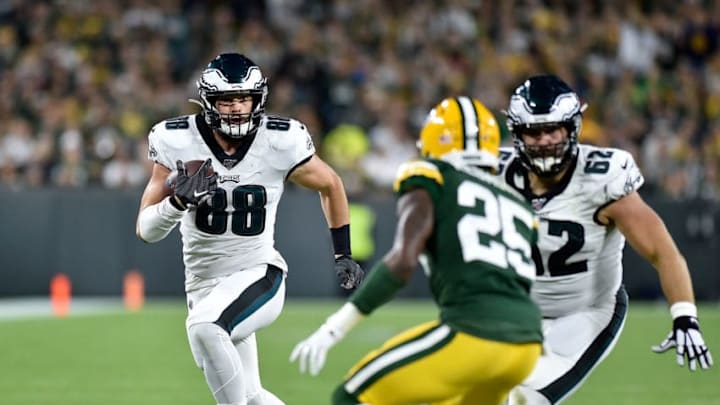 GREEN BAY, WISCONSIN - SEPTEMBER 26: Dallas Goedert #88 of the Philadelphia Eagles runs with the football in the second quarter against the Green Bay Packers at Lambeau Field on September 26, 2019 in Green Bay, Wisconsin. (Photo by Quinn Harris/Getty Images)