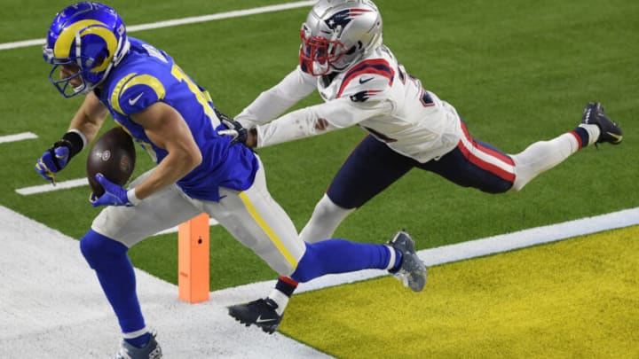 INGLEWOOD, CALIFORNIA - DECEMBER 10: Cooper Kupp #10 of the Los Angeles Rams makes a touchdown reception during the third quarter in the game against the New England Patriots at SoFi Stadium on December 10, 2020 in Inglewood, California. (Photo by Harry How/Getty Images)