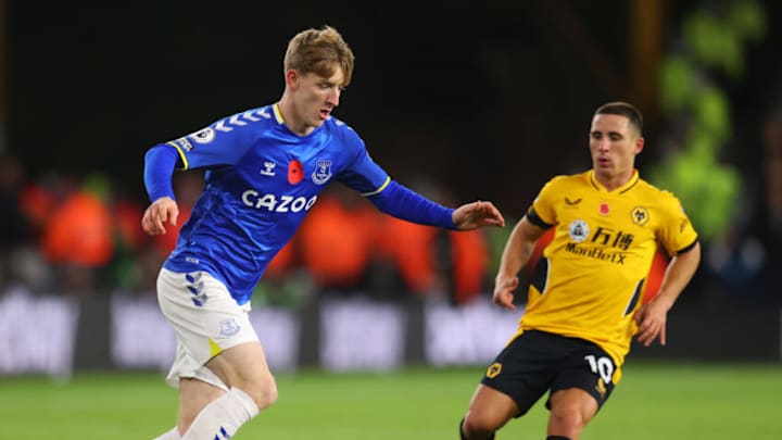 WOLVERHAMPTON, ENGLAND - NOVEMBER 01: Anthony Gordon of Everton during the Premier League match between Wolverhampton Wanderers and Everton at Molineux on November 01, 2021 in Wolverhampton, England. (Photo by Catherine Ivill/Getty Images)