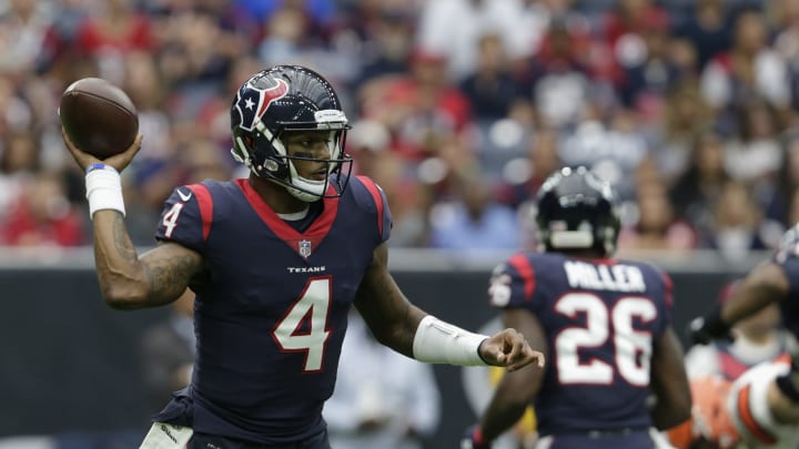 HOUSTON, TX – OCTOBER 15: Deshaun Watson #4 of the Houston Texans throws a pass against the Cleveland Browns in the first quarter at NRG Stadium on October 15, 2017 in Houston, Texas. (Photo by Tim Warner/Getty Images)