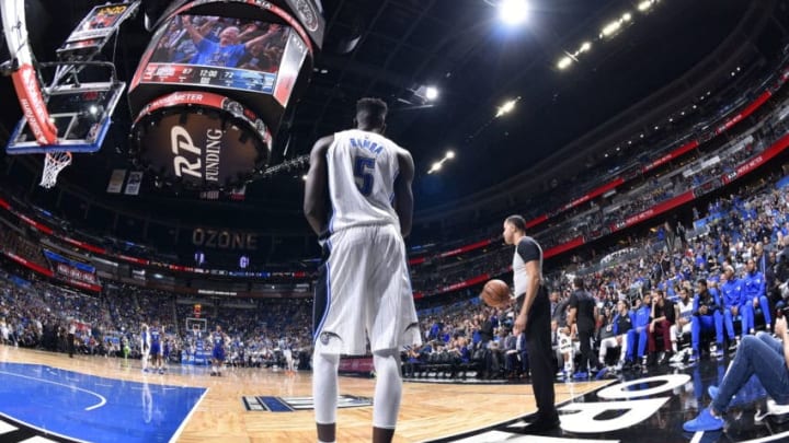 ORLANDO, FL - NOVEMBER 2: Mohamed Bamba #5 of the Orlando Magic inbounds the ball during a game against the LA Clippers on November 2, 2018 at Amway Center in Orlando, Florida. NOTE TO USER: User expressly acknowledges and agrees that, by downloading and/or using this Photograph, user is consenting to the terms and conditions of the Getty Images License Agreement. Mandatory Copyright Notice: Copyright 2018 NBAE (Photo by Fernando Medina/NBAE via Getty Images)
