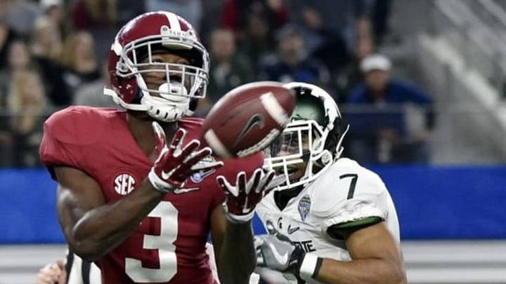 Dec 31, 2015; Arlington, TX, USA; Alabama Crimson Tide wide receiver Calvin Ridley (3) catches a touchdown pass ahead of Michigan State Spartans defensive back Demetrious Cox (7) during the third quarter in the 2015 CFP semifinal at the Cotton Bowl at AT&T Stadium. Mandatory Credit: Jerome Miron-USA TODAY Sports